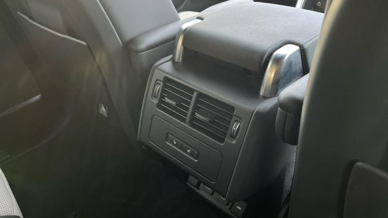 Land Rover Discovery 3.0 D300 R-Dynamic HSE 5dr Auto Diesel Station Wagon